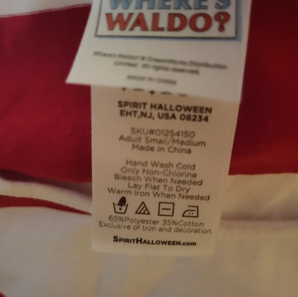 Where's Waldo Sweater and Cap Size Small Cosplay - Picture 2 of 5